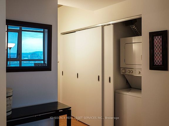 4th image of 179 George St #1410