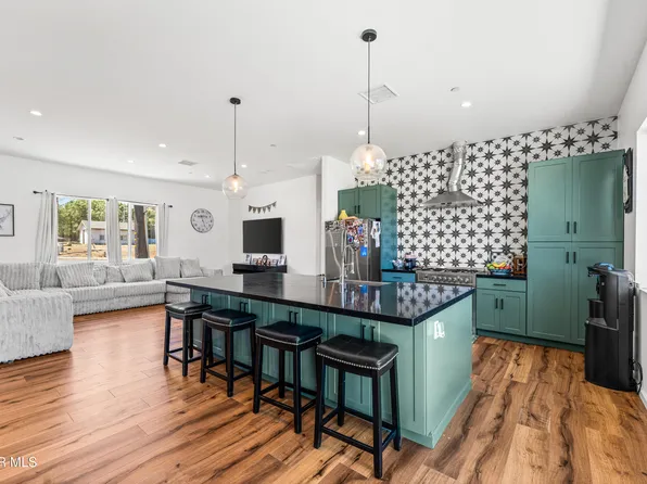 28301 Stallion Springs Dr, Tehachapi, CA 93561