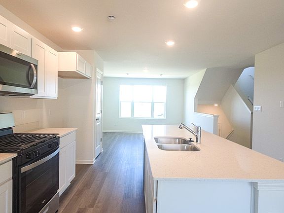 3rd image of 8761 W 108th Ave