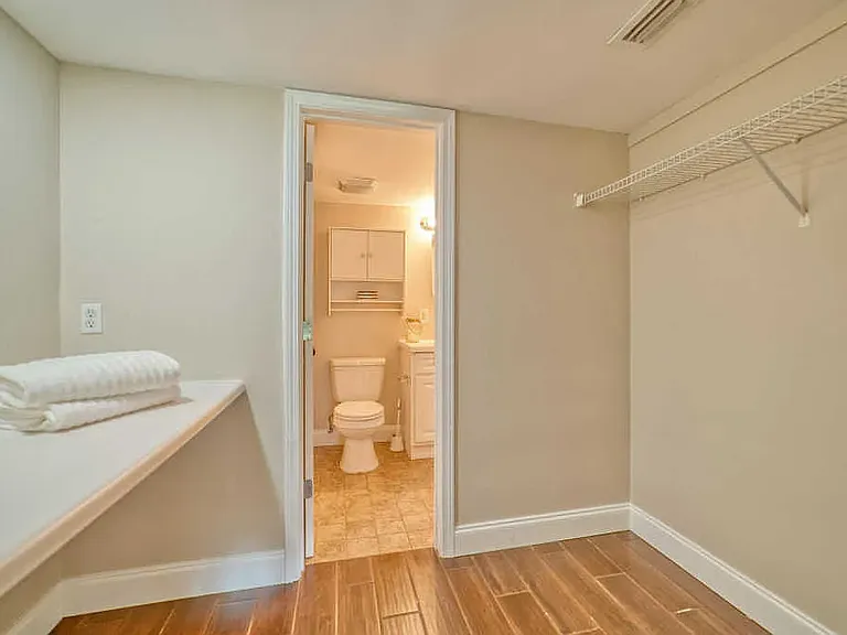 4326 Plaza Gate Ln S — Photo 7