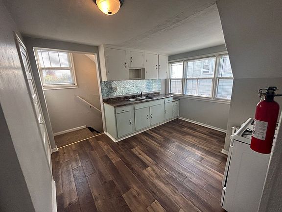 2nd image of 239 Park St W Unit 2