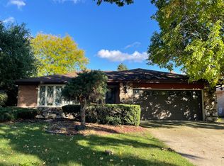 9225 S Kedvale Ave, Oak Lawn, IL 60453