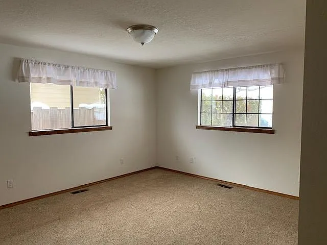 1423 Hamilton Ave — Photo 6