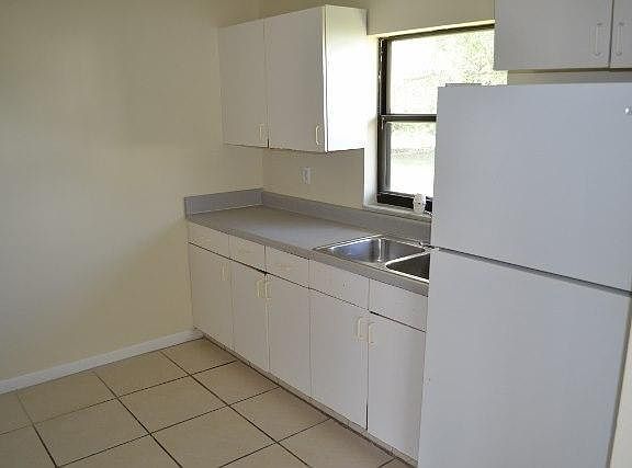 3rd image of 3481 Fairway Ave