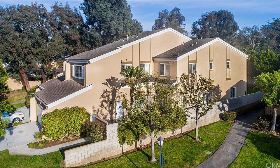 2nd image of 19777 Shorecliff Ln