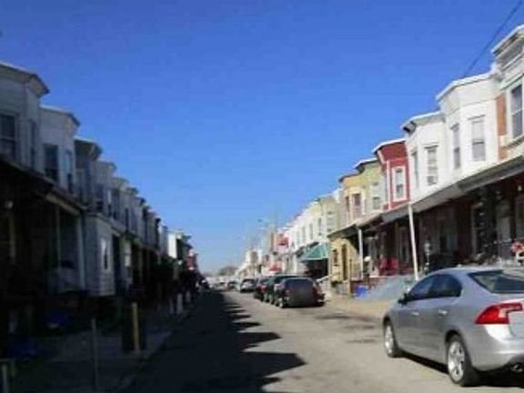 Exterior Neighborhood (street photo)