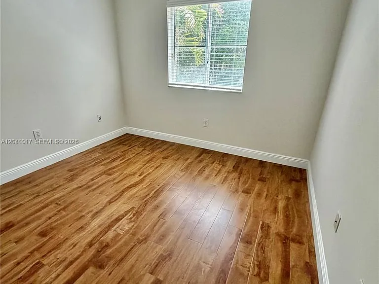 5770 NW 113th Pl — Photo 7