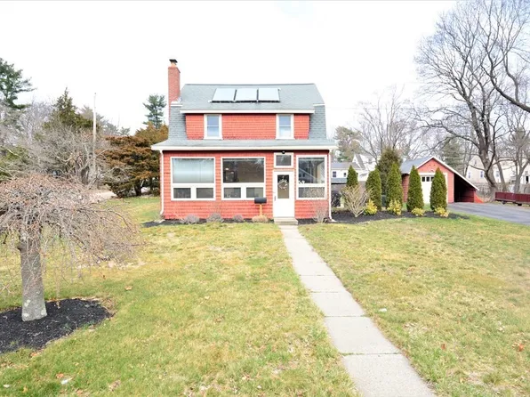 53 Union St, Millis, MA 02054