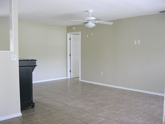3rd image of 2516 Arapaho St
