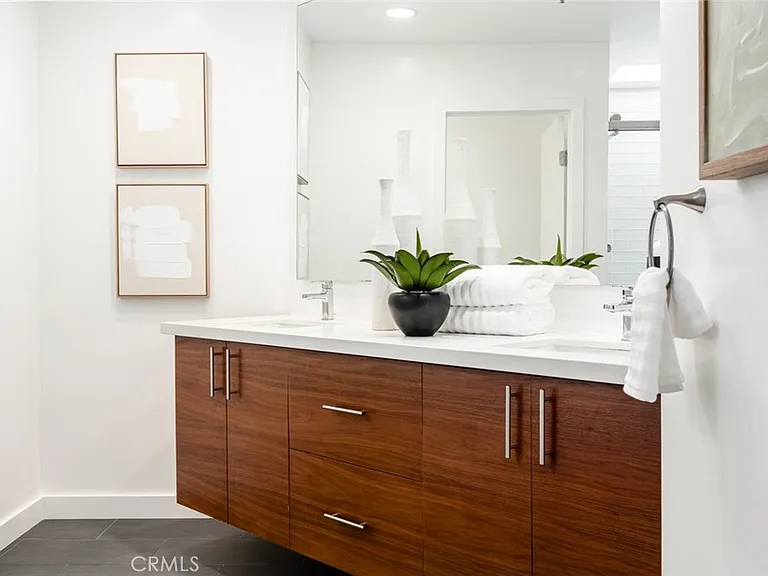 280 Cagney Ln #301 — Photo 35