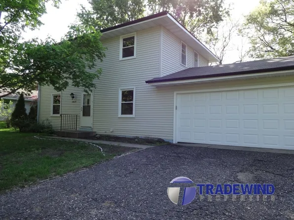 10629 President Dr NE, Blaine, MN 55434