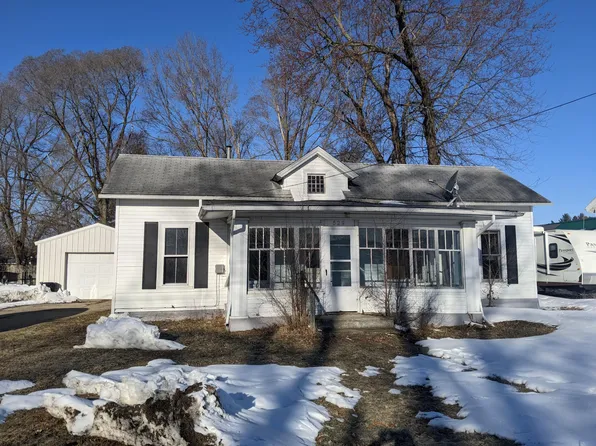 529 N Hemlock St, Evart, MI 49631