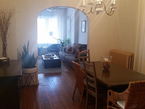 5th image of 1233 W Wellington Ave #1