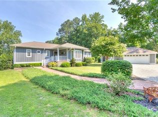 247 Lawrence Cove Ln, Kilmarnock, VA 22482