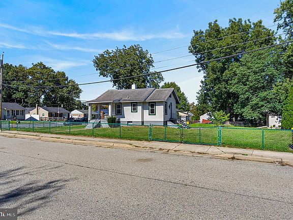 4th image of 408 Charles Rd