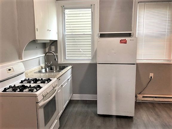 4th image of 506 Niagara St APT 3