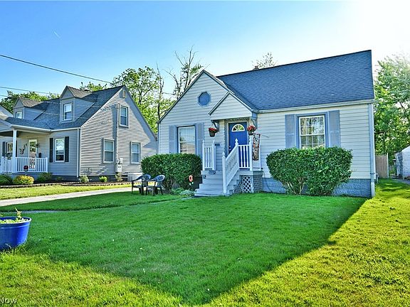 4th image of 394 Meadowbrook Ave SE