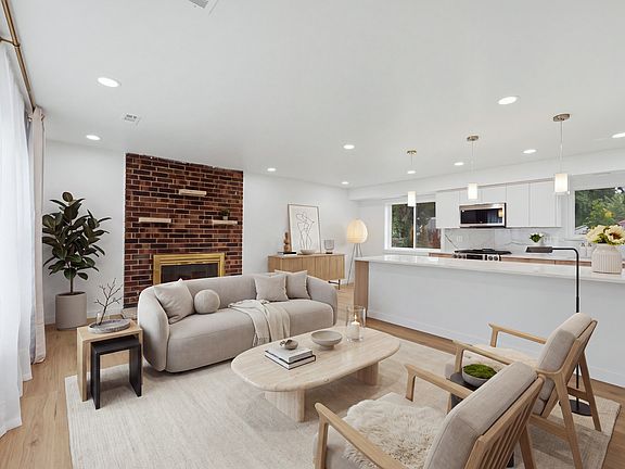 4th image of 1134 Pinehurst Ln