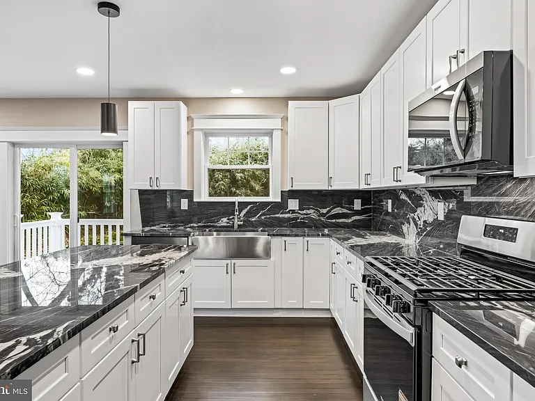 19 Conwell Ave — Photo 5