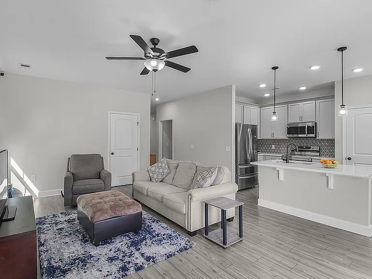 208 Alyssa Ave — Photo 13