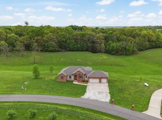 300 Secret Spring Dr, Ozark, MO 65721