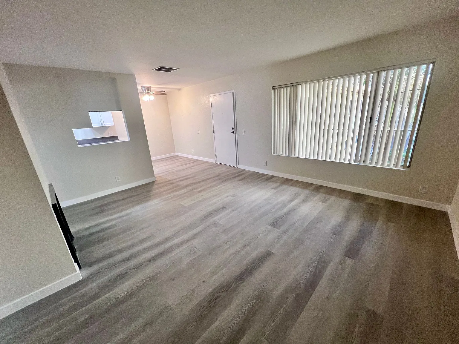 Astoria Apartments — Photo 4