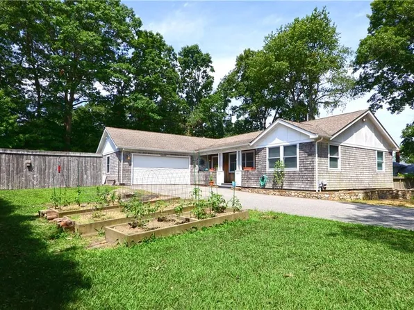 347 Fish Rd, Tiverton, RI 02878