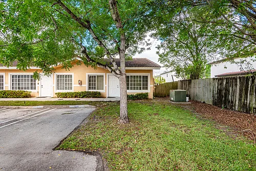 3838 SW 48th Ave #3838 Photo 1