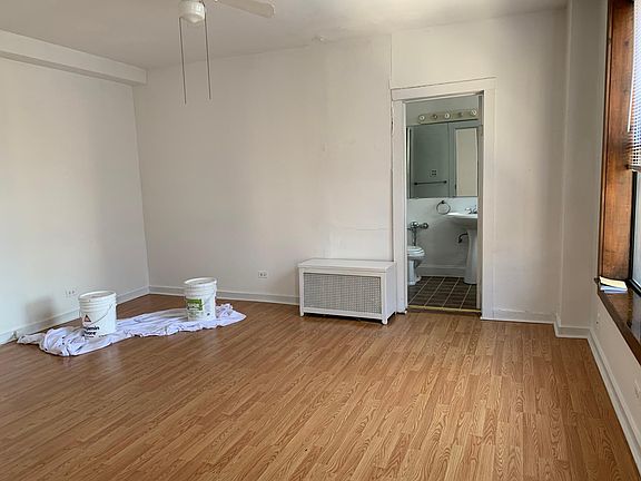3rd image of 920 W Carmen Ave #4