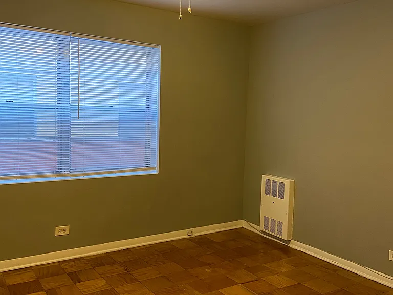 1040 Chicago Ave #204 — Photo 4