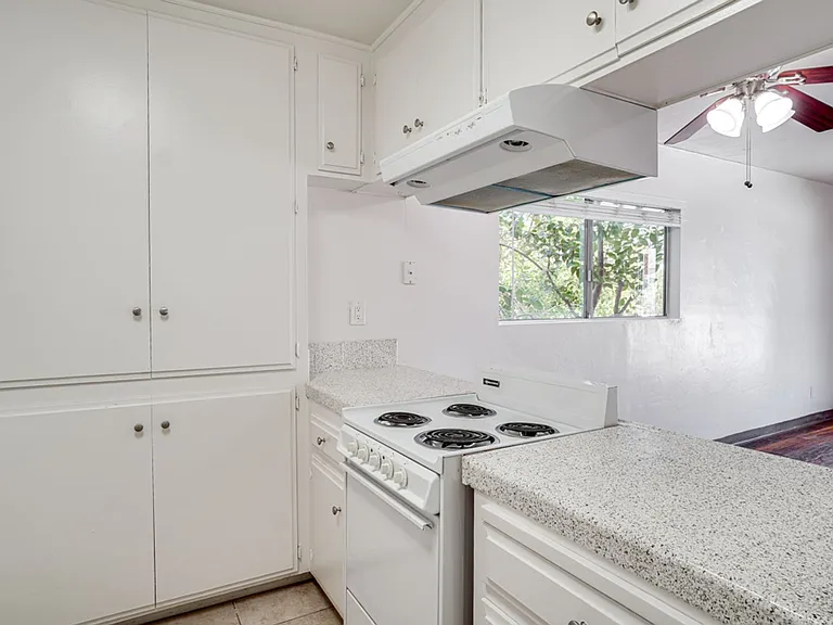 Florida Place — Photo 19