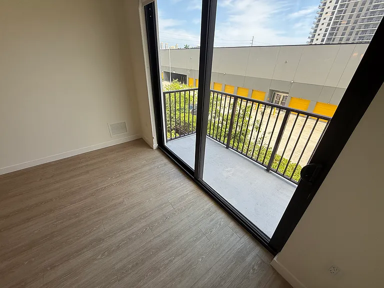 2505 NE 193rd St #310 — Photo 16