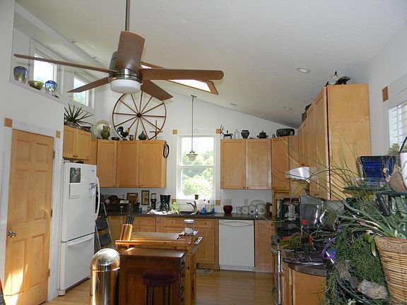 4th image of 2238 Douglas Ave