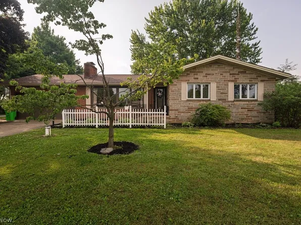 3912 Rolling Ridge Rd NE, Canton, OH 44721