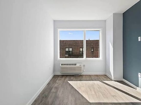 4th image of 2733 E 12th St APT 5K