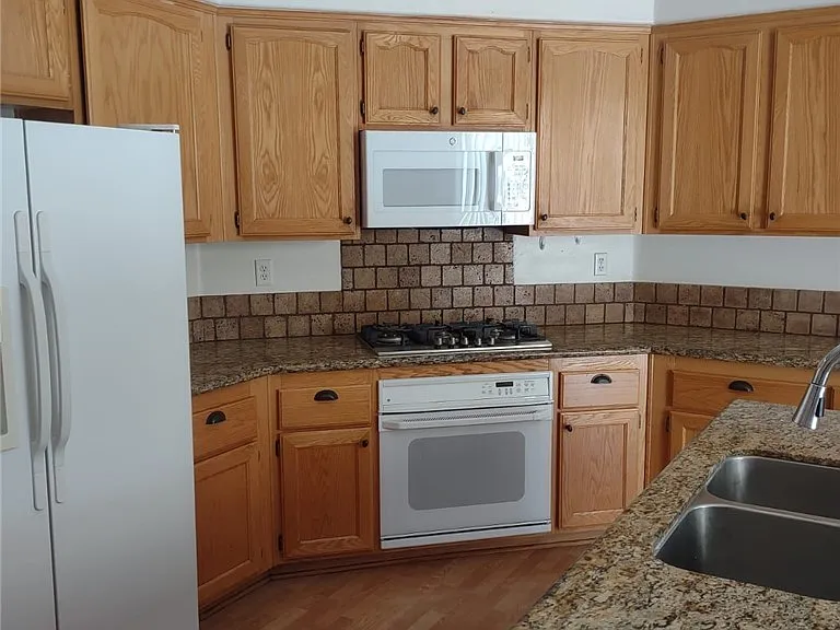 915 Dover Glen Dr #0 — Photo 3
