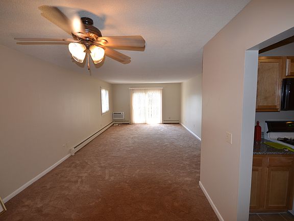 5th image of 1403 Warwick Ave APT 221