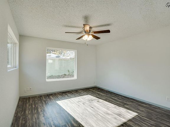 4th image of 4304 Barnett Dr