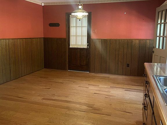 5th image of 7241 Ross Ln
