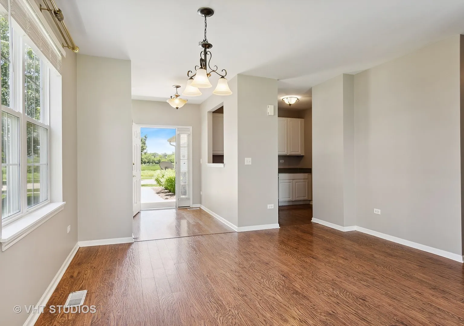 2 bed, 1200 sqft, $2,350 — Photo 4