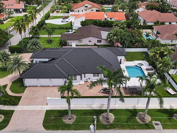 3rd image of 11390 SW 30th St