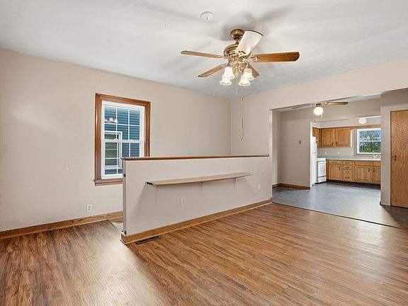 4th image of 1729 Brown St
