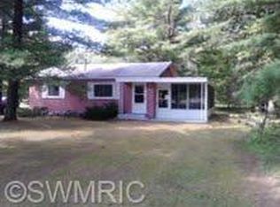 765 E 88th St, Newaygo, MI 49337