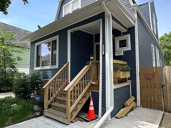 3rd image of 6042 S May St