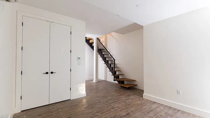 Rented by Nooklyn NYC LLC | media 48