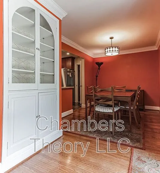 10211 Fox Ln — Photo 27