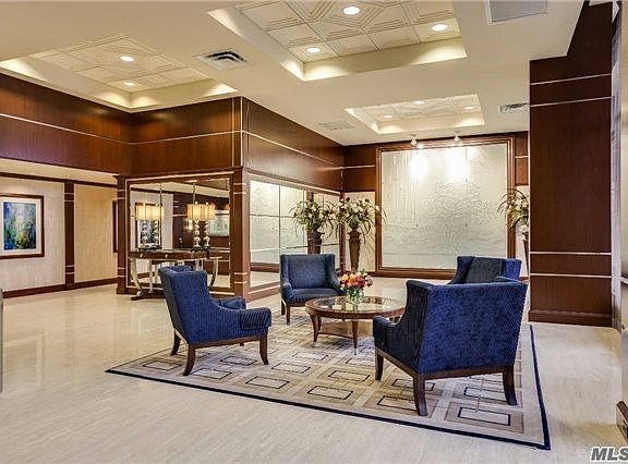 5th image of 27110 Grand Central Pkwy APT 14N