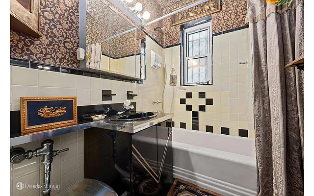 Sold by Douglas Elliman | media 15