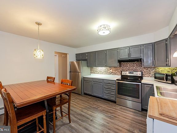 5th image of 8458 Rolling Ridge Ct