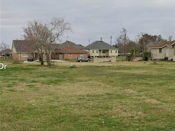 8505 Creole Dr, Chalmette, LA 70043